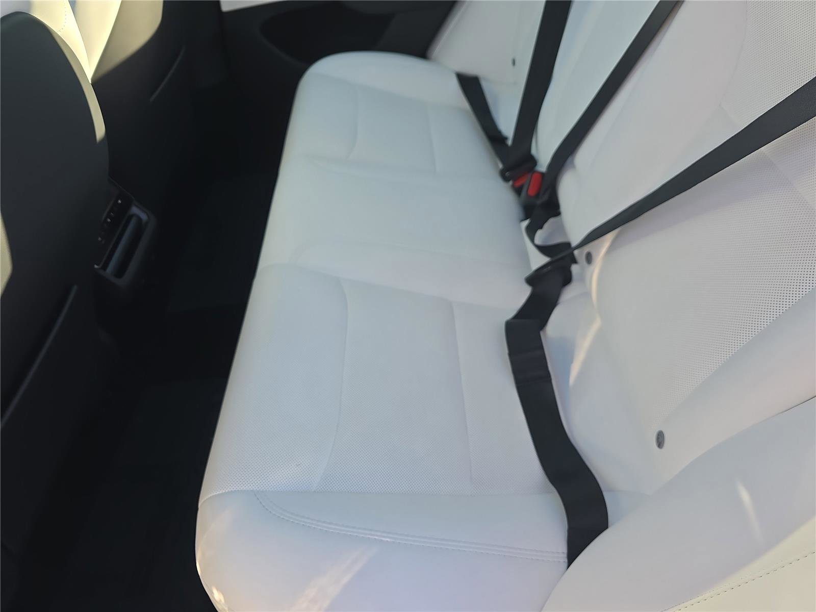 Used 2025 Tesla Model 3 Long Range image 11