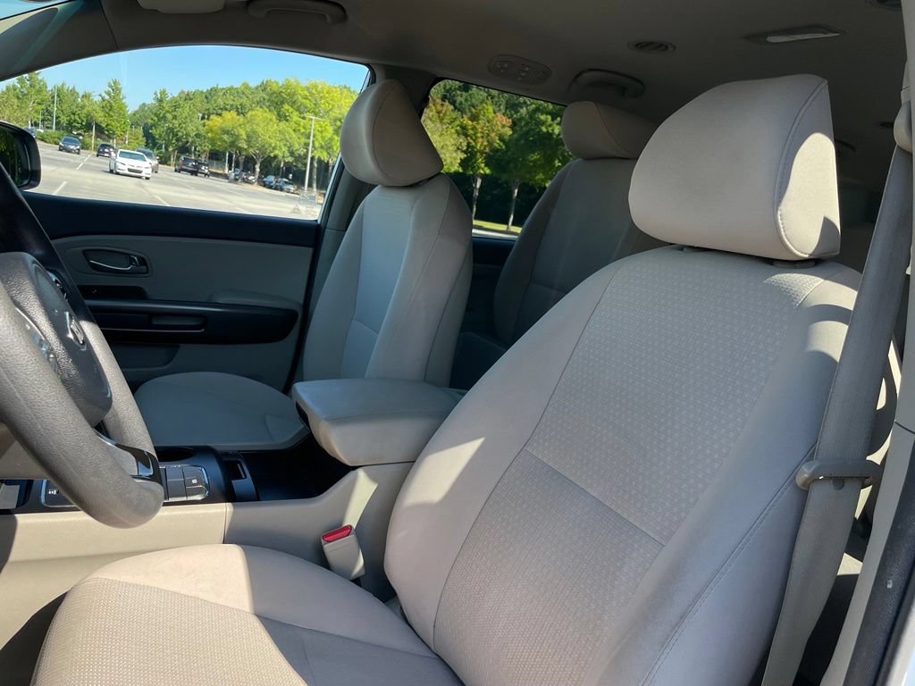 Used 2017 Kia Sedona LX FWD image 24