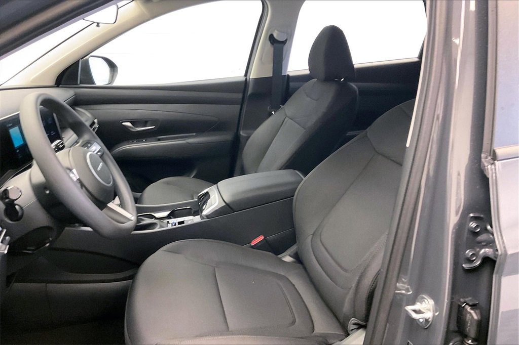 New 2025 Hyundai Tucson SE image 9
