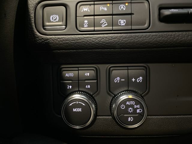 Used 2024 GMC Yukon Denali AWD/4WD image 25