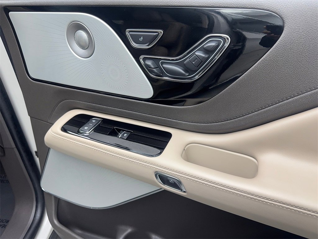 Used 2022 Lincoln Aviator Reserve w/ Equipment Group 201A image 51