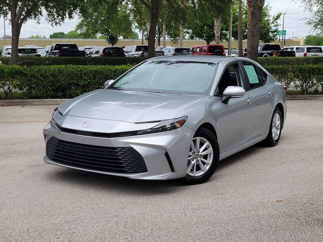 Used 2025 Toyota Camry LE image 1