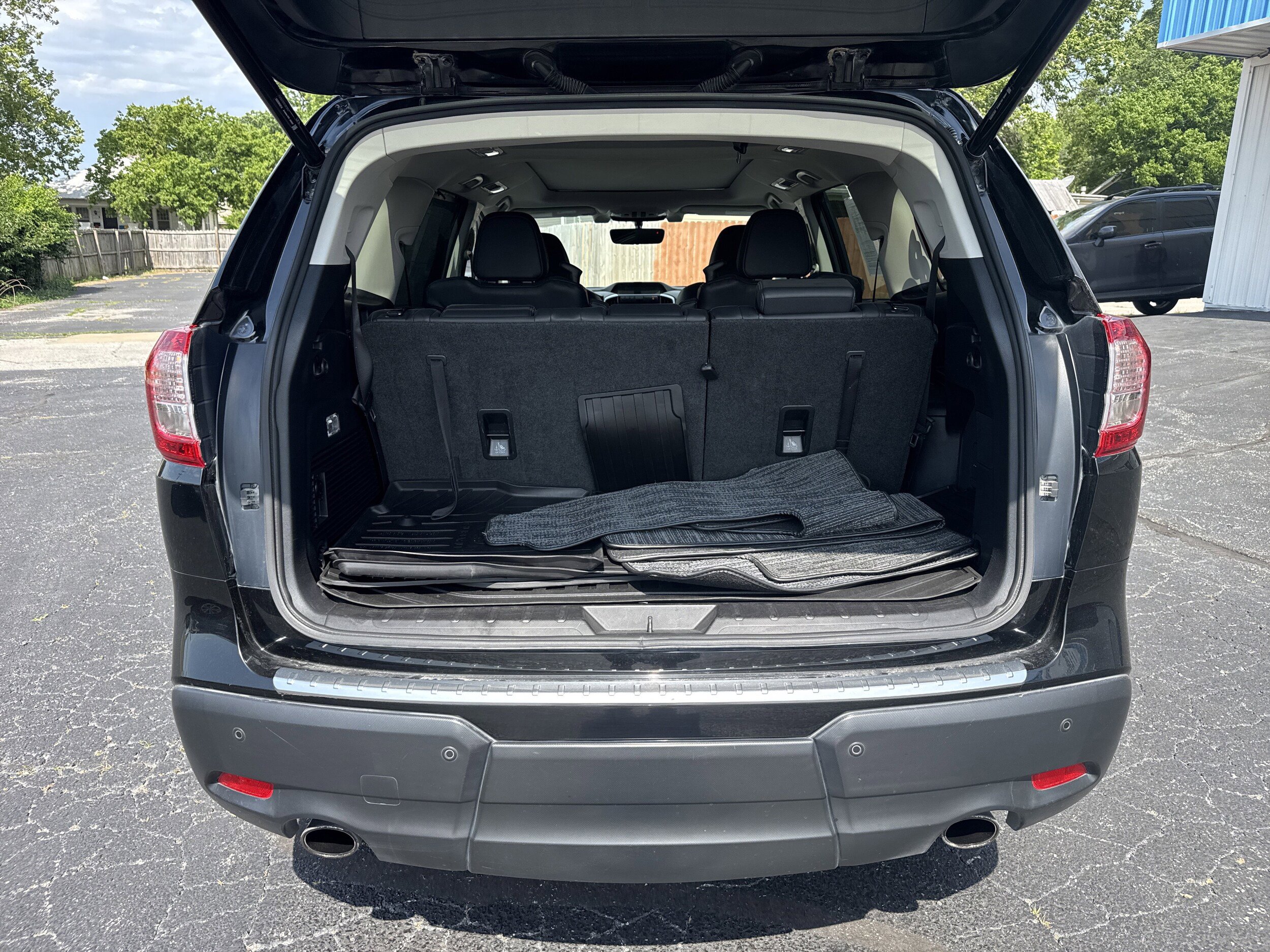 Used 2020 Subaru Ascent Limited w/ Technology Package AWD/4WD image 11