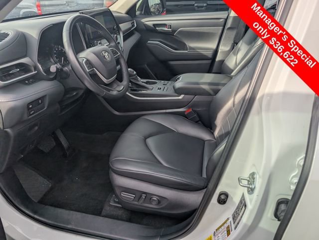 Used 2023 Toyota Highlander XLE image 14