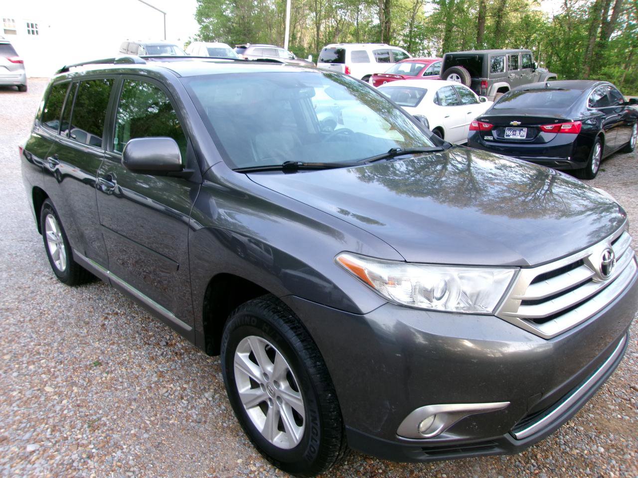 Used 2011 Toyota Highlander SE w/ Tow Pkg AWD/4WD image 3