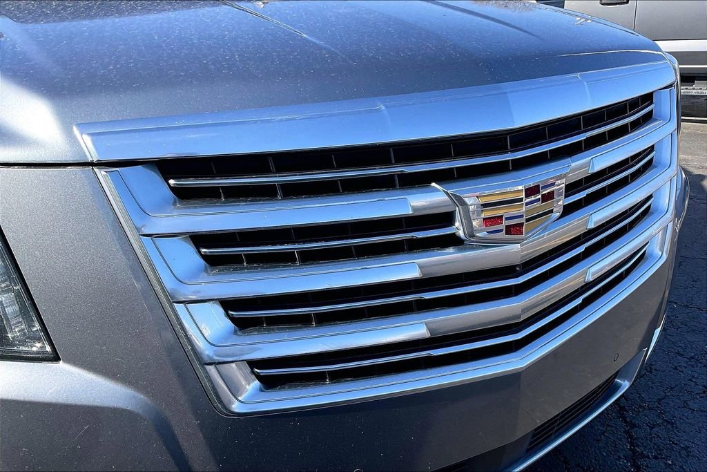 Used 2019 Cadillac Escalade Platinum image 30