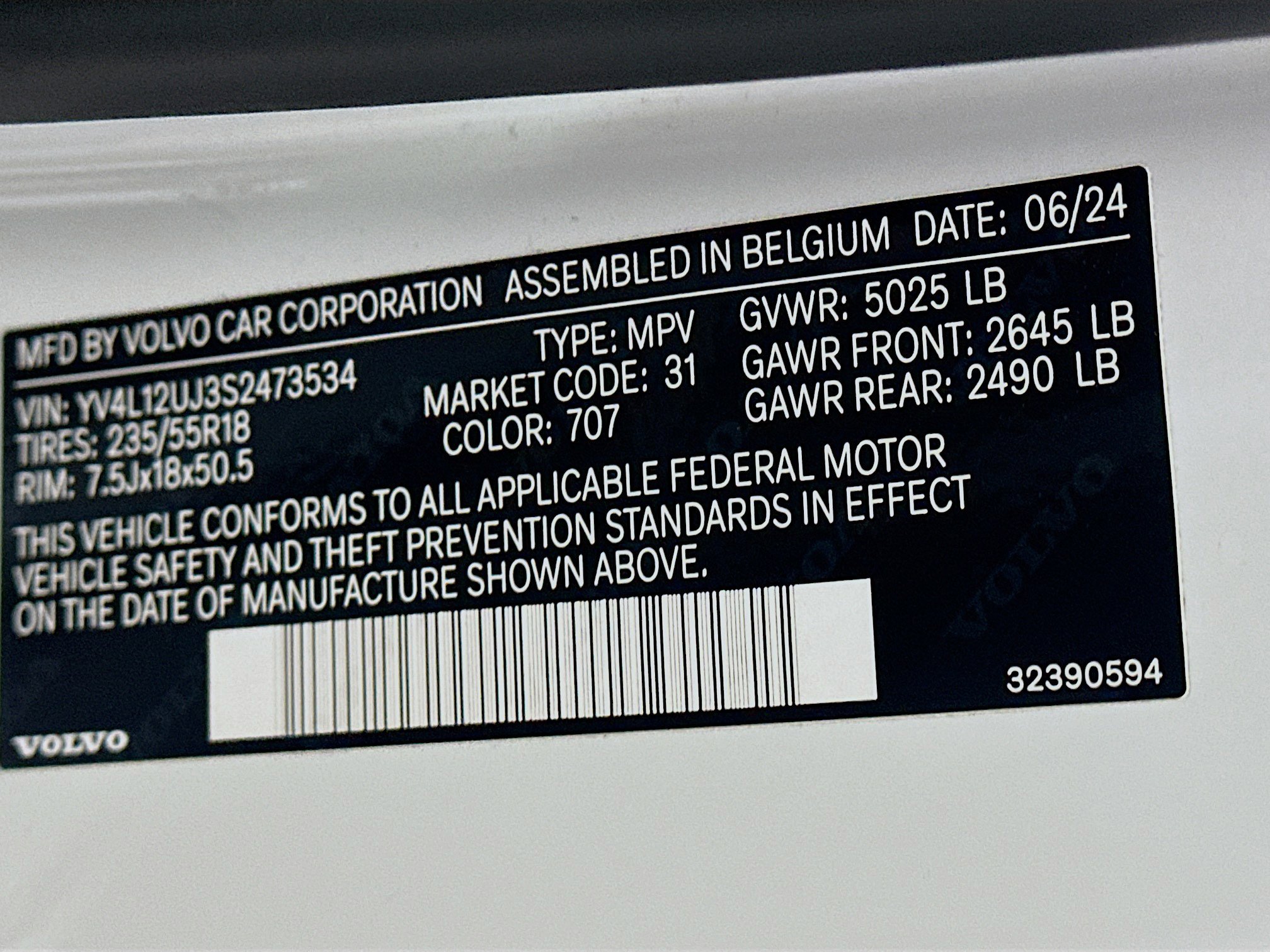 Used 2025 Volvo XC40 B5 Core image 12