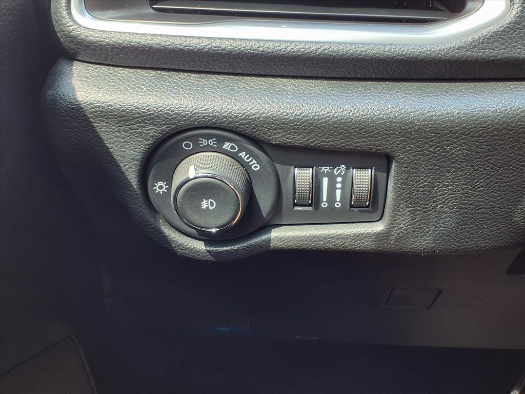 Used 2024 Chrysler Pacifica Limited w/ S Appearance Package image 11