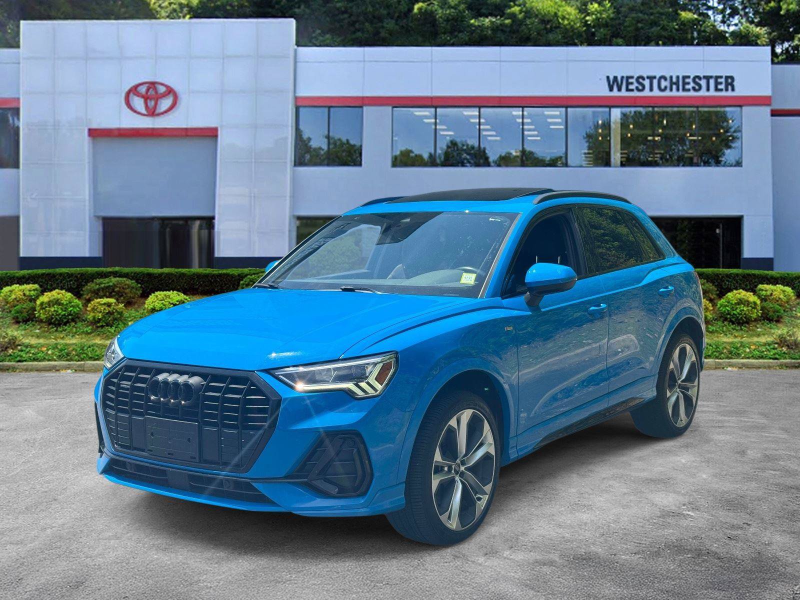 Used 2022 Audi Q3 2.0T Premium Plus w/ Premium Plus Package AWD/4WD image 4