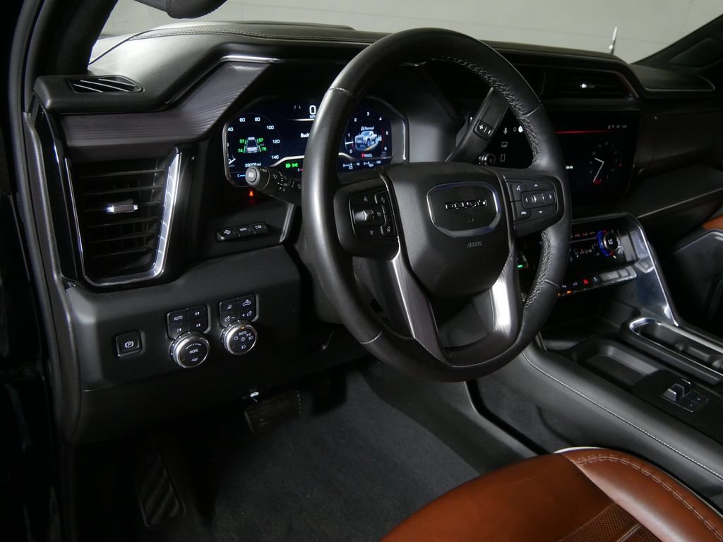 Used 2025 GMC Sierra 3500 Denali Ultimate AWD/4WD image 12