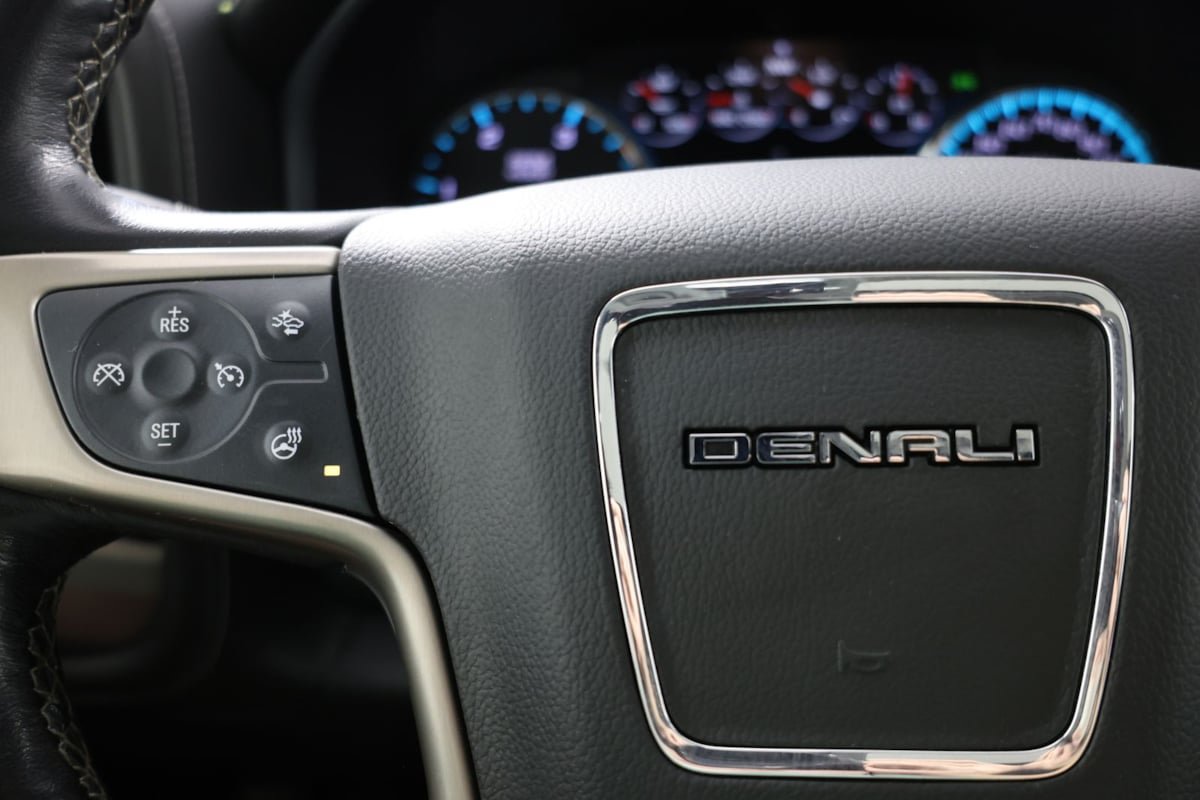 Used 2019 GMC Sierra 2500 Denali w/ Duramax Plus Package AWD/4WD image 26