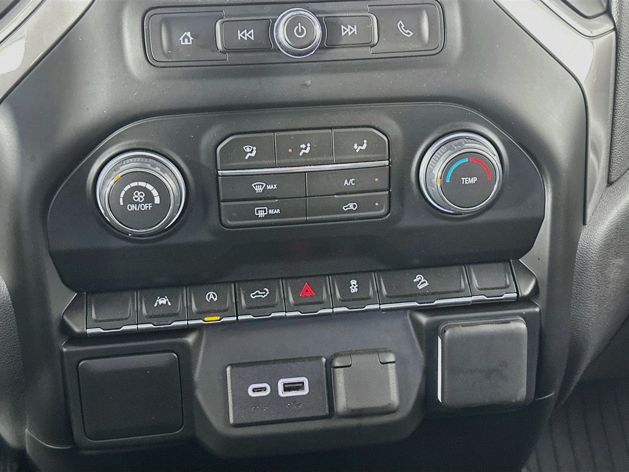 Used 2026 Chevrolet Silverado 1500 Custom Trail Boss w/ Turbomax Blackout Package AWD/4WD image 23