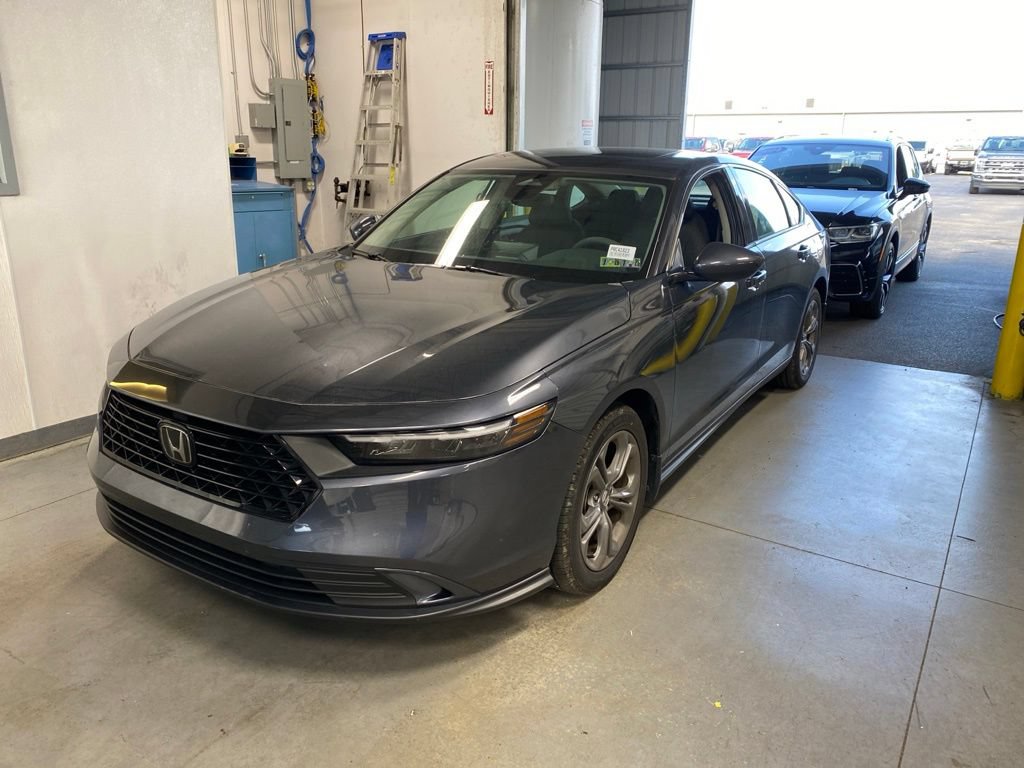 Used 2024 Honda Accord EX image 2