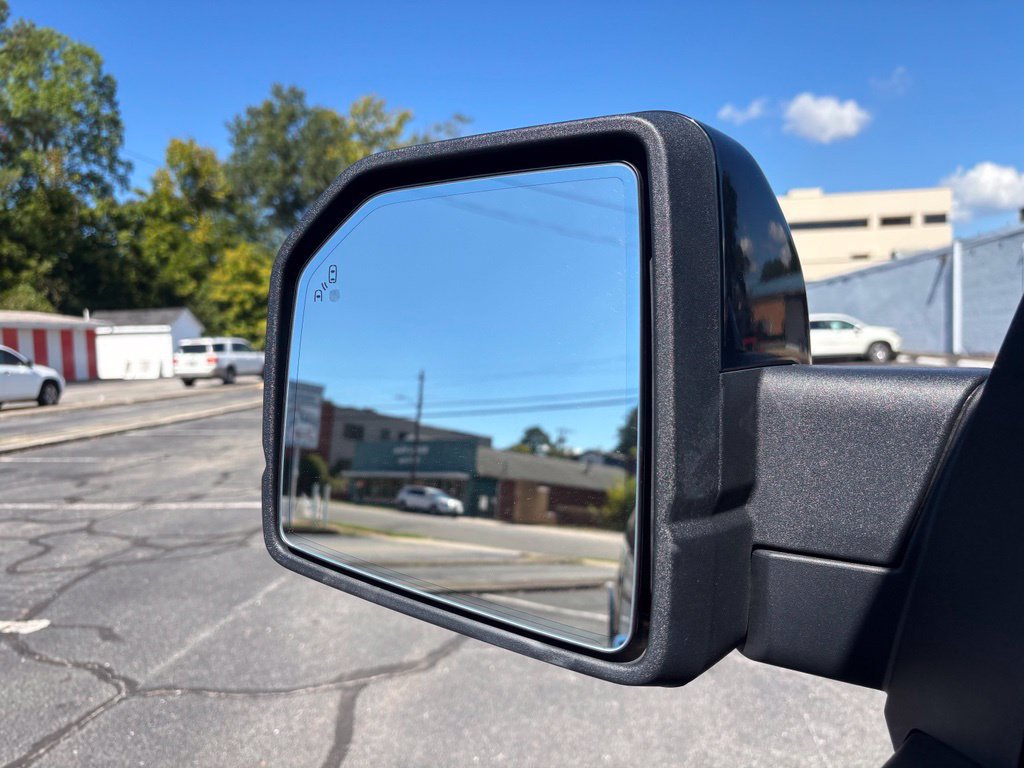 Used 2017 Ford F150 Lariat w/ Equipment Group 502A Luxury AWD/4WD image 13