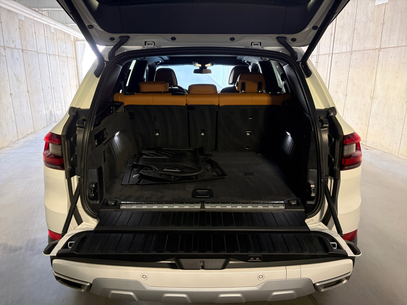 Used 2023 BMW X5 xDrive45e w/ Executive Package AWD/4WD image 29