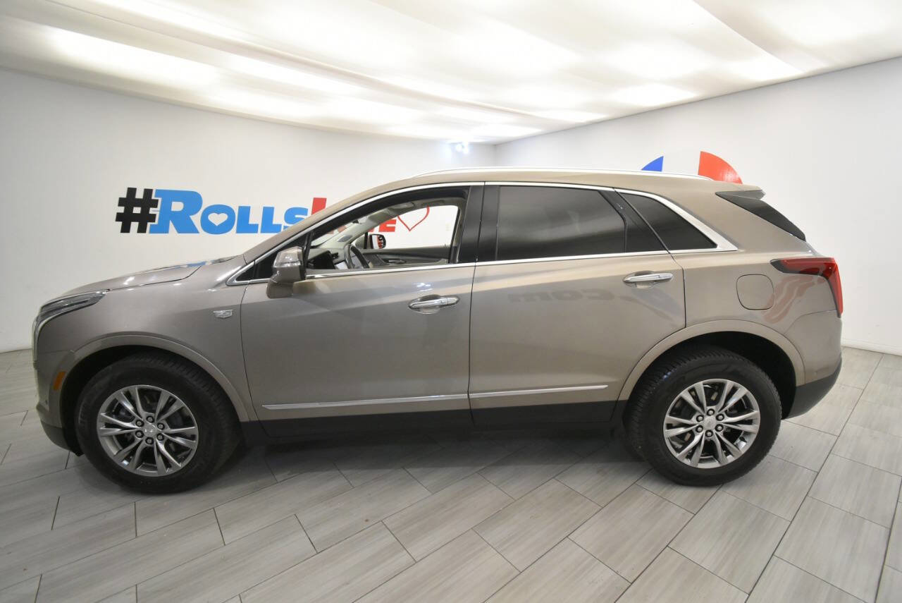 Used 2023 Cadillac XT5 Premium Luxury w/ Technology Package AWD/4WD image 2