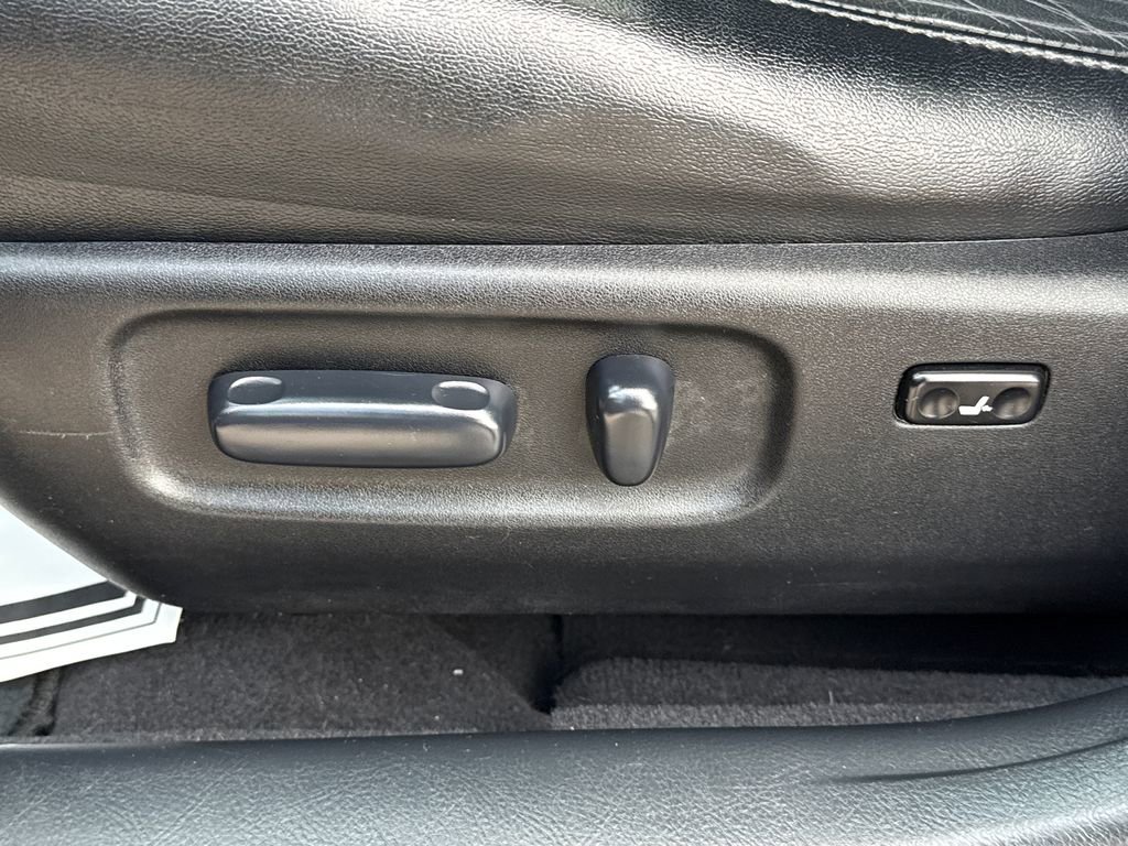 Used 2011 Toyota Avalon image 20