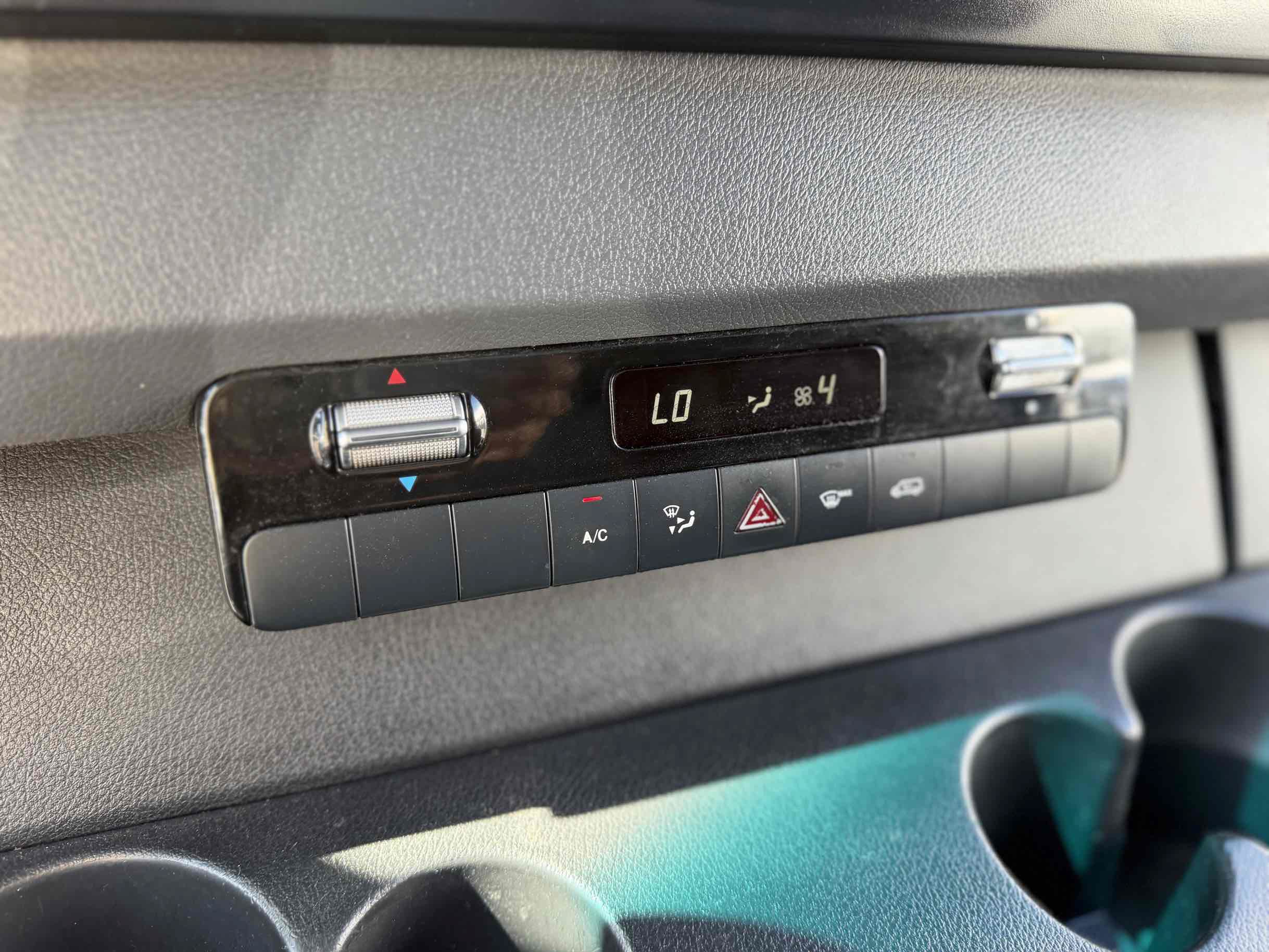 Used 2019 Mercedes-Benz Sprinter 144 image 22
