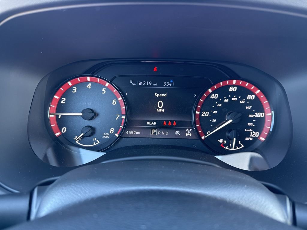 Used 2025 Nissan Frontier PRO-4X image 28