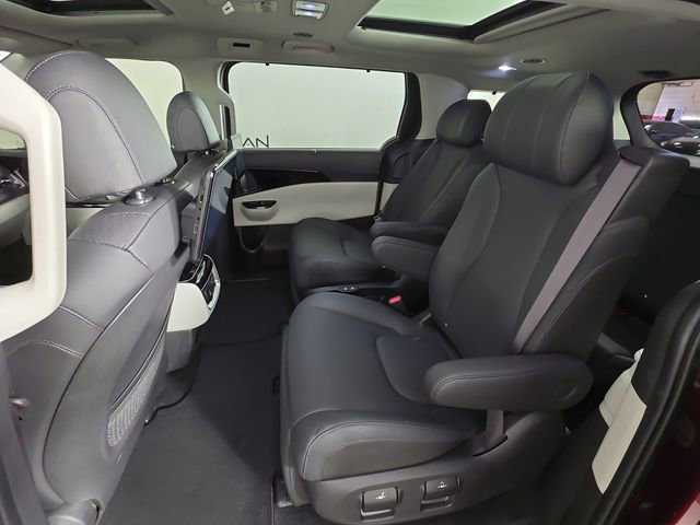 Used 2024 Kia Carnival SX Prestige FWD image 21
