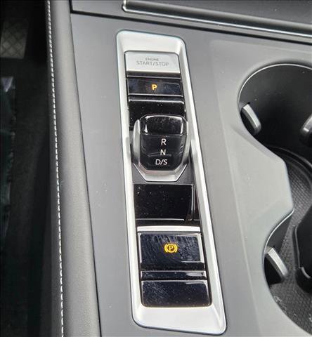 Certified 2025 Volkswagen Atlas Cross Sport SE FWD image 13