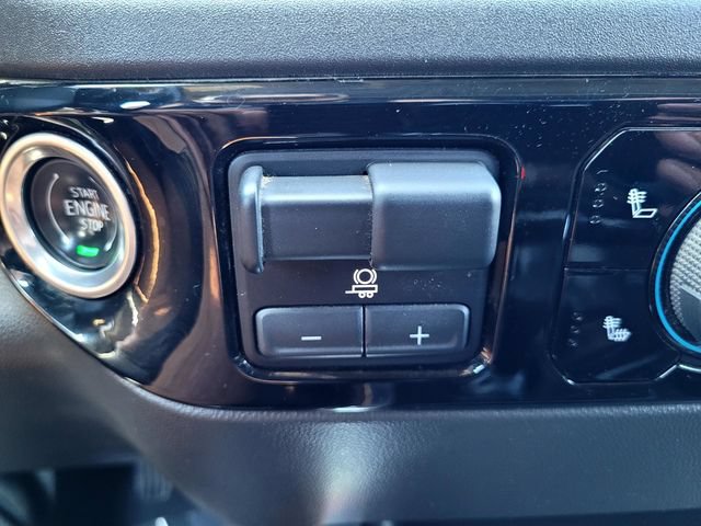 Used 2023 Chevrolet Silverado 1500 LT AWD/4WD image 18