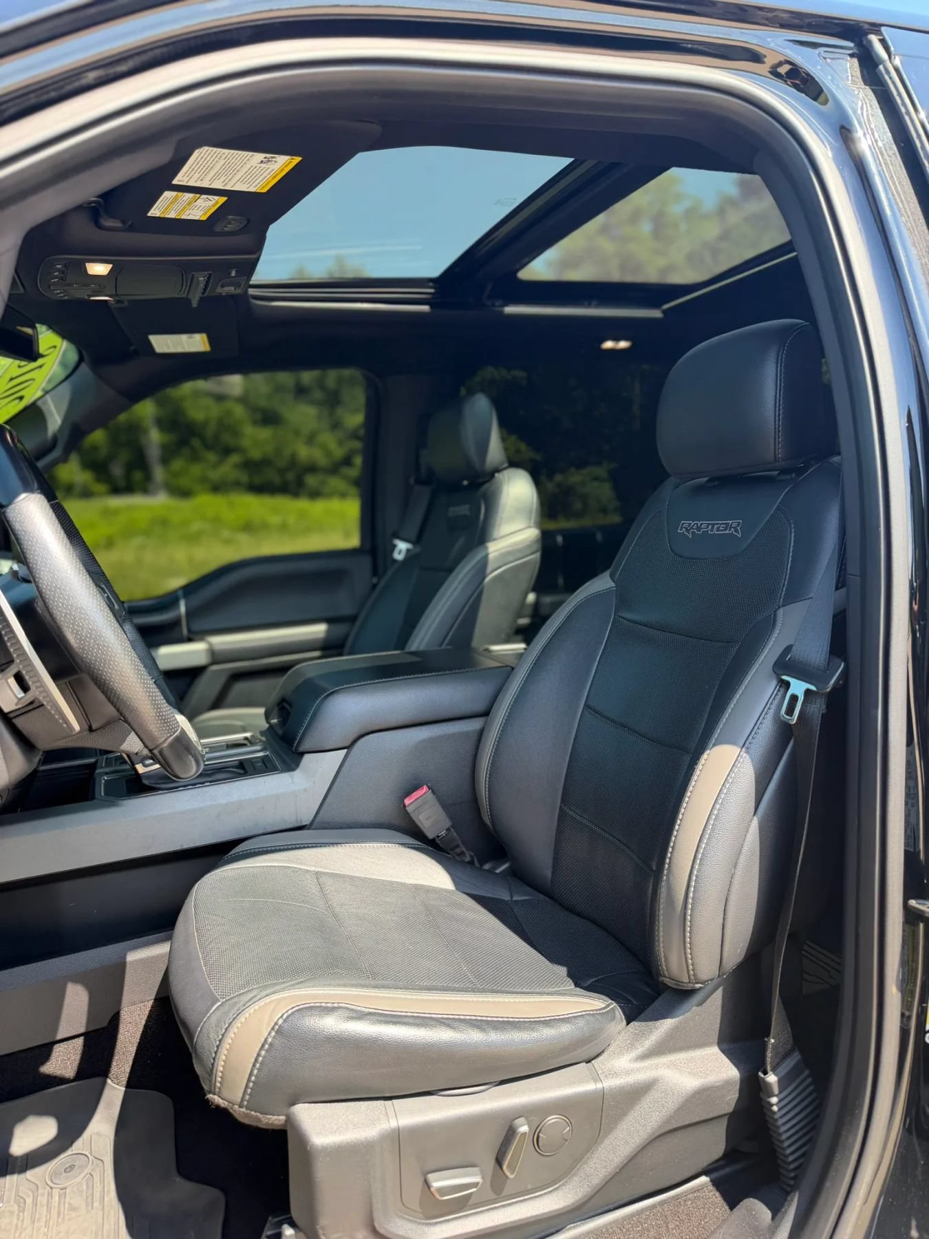 Used 2018 Ford F150 Raptor w/ Equipment Group 802A Luxury AWD/4WD image 15