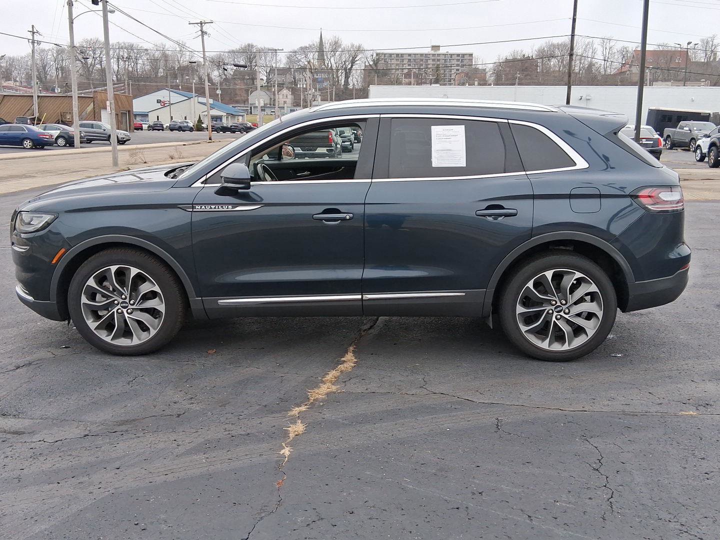 Used 2022 Lincoln Nautilus Reserve image 6