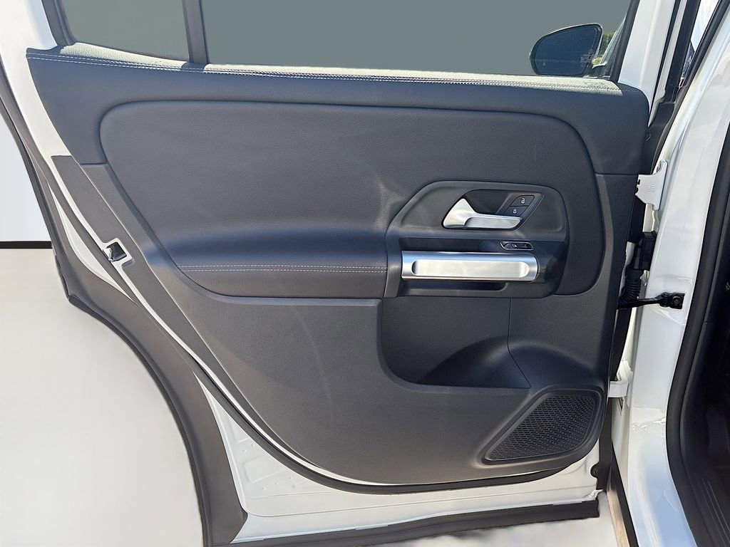 Used 2024 Mercedes-Benz GLB 250 image 16