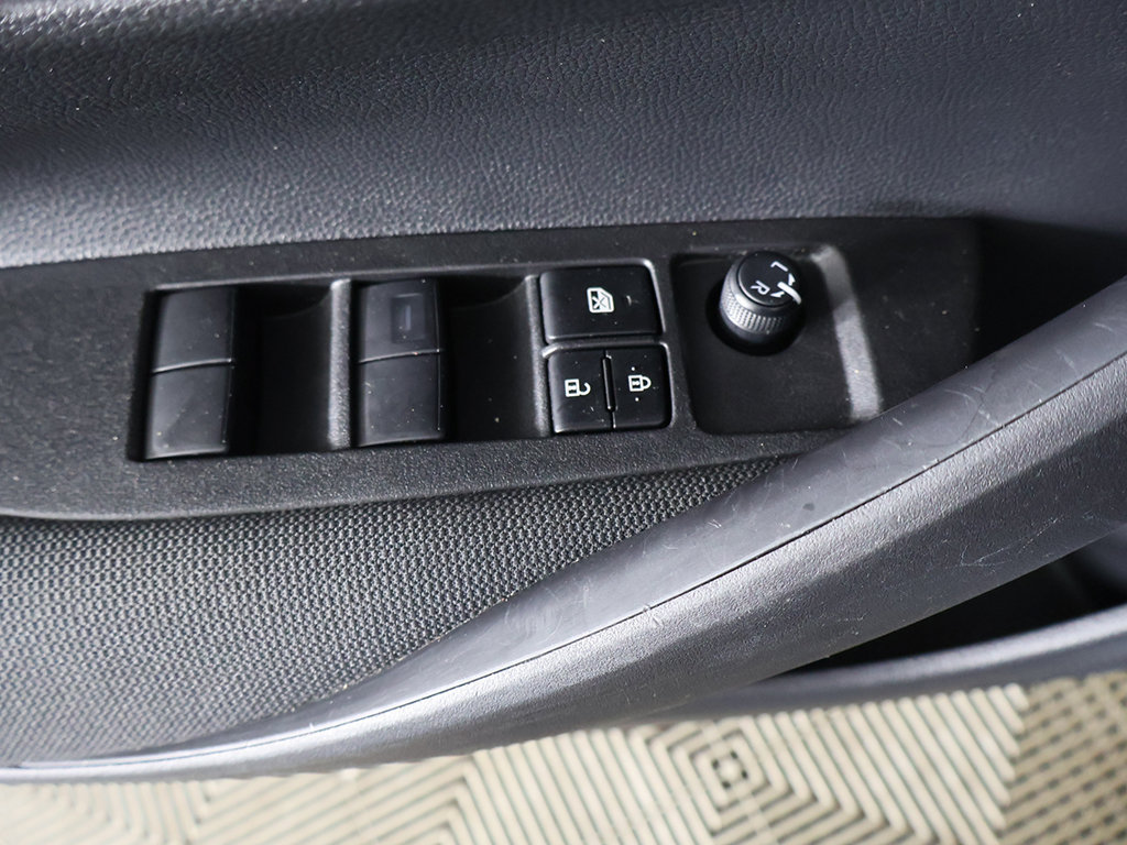 Used 2025 Toyota Corolla LE FWD image 33