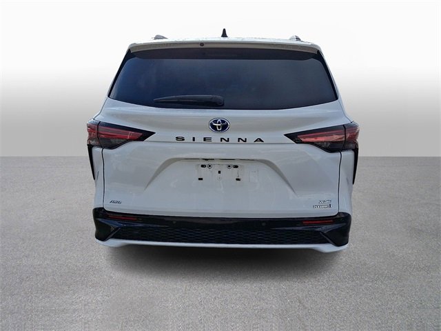 Used 2023 Toyota Sienna XSE w/ XSE Plus Package image 5