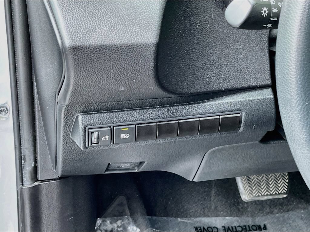 Used 2024 Toyota Corolla LE FWD image 10