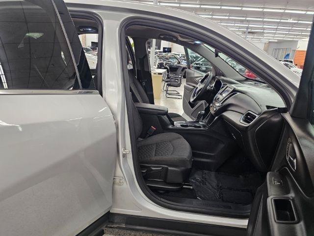 Used 2020 Chevrolet Equinox LT w/ Driver Convenience Package FWD image 32