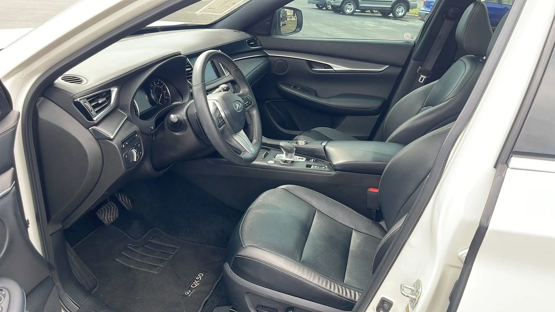 Used 2022 INFINITI QX50 Luxe w/ Appearance Package image 22