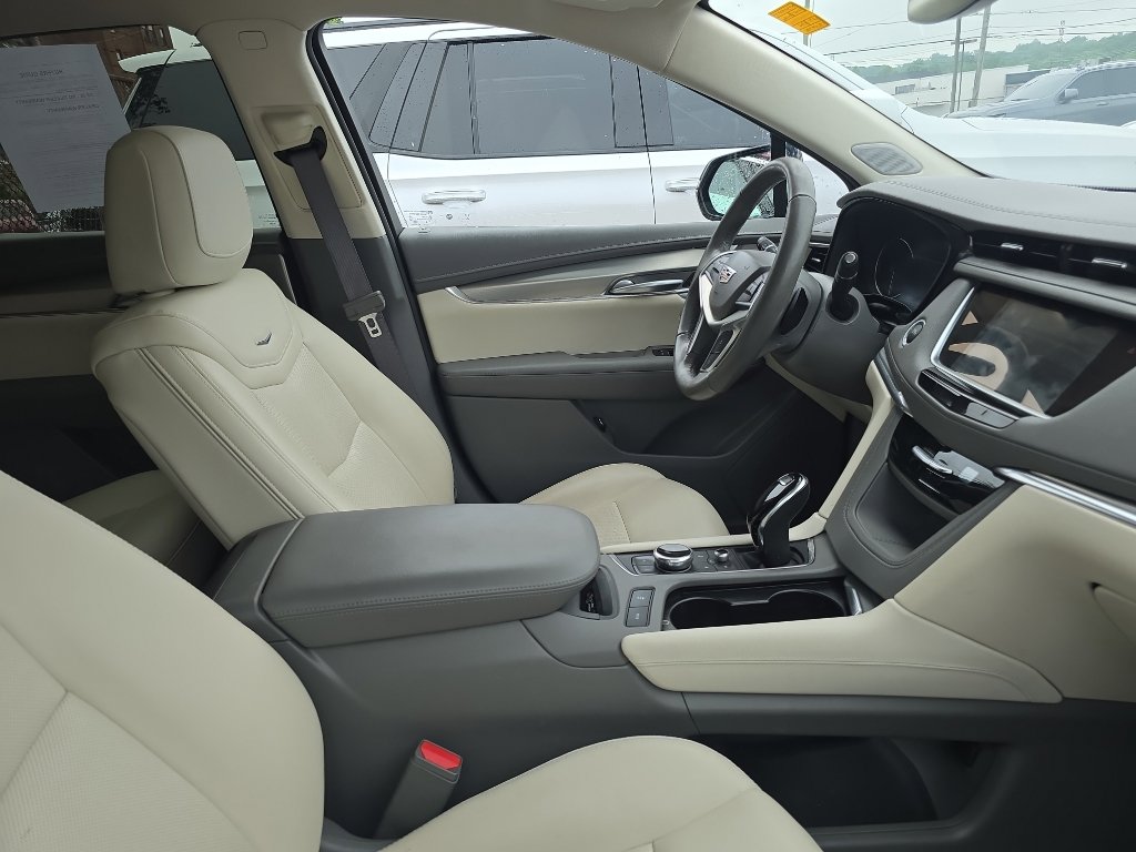 Used 2023 Cadillac XT5 Premium Luxury FWD image 8