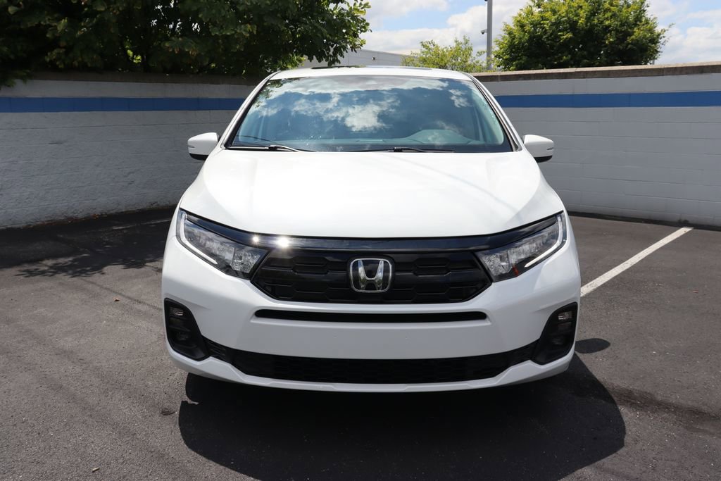 Certified 2026 Honda Odyssey Touring image 8