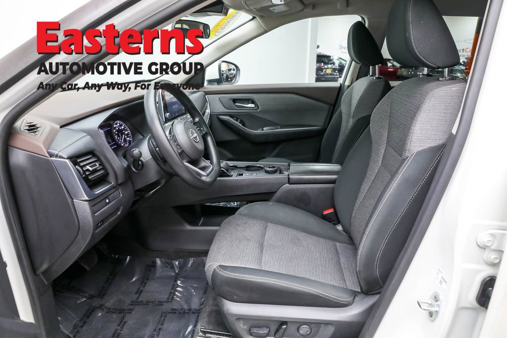 Used 2022 Nissan Rogue SV image 13