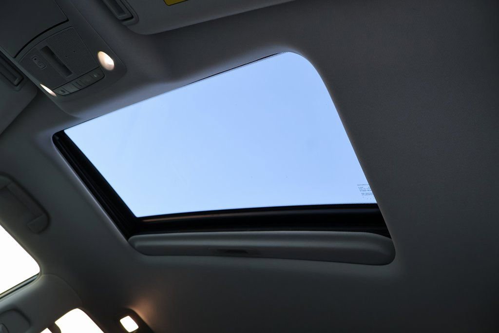 Used 2020 Nissan Armada Platinum w/ Captain's Chairs Package image 21