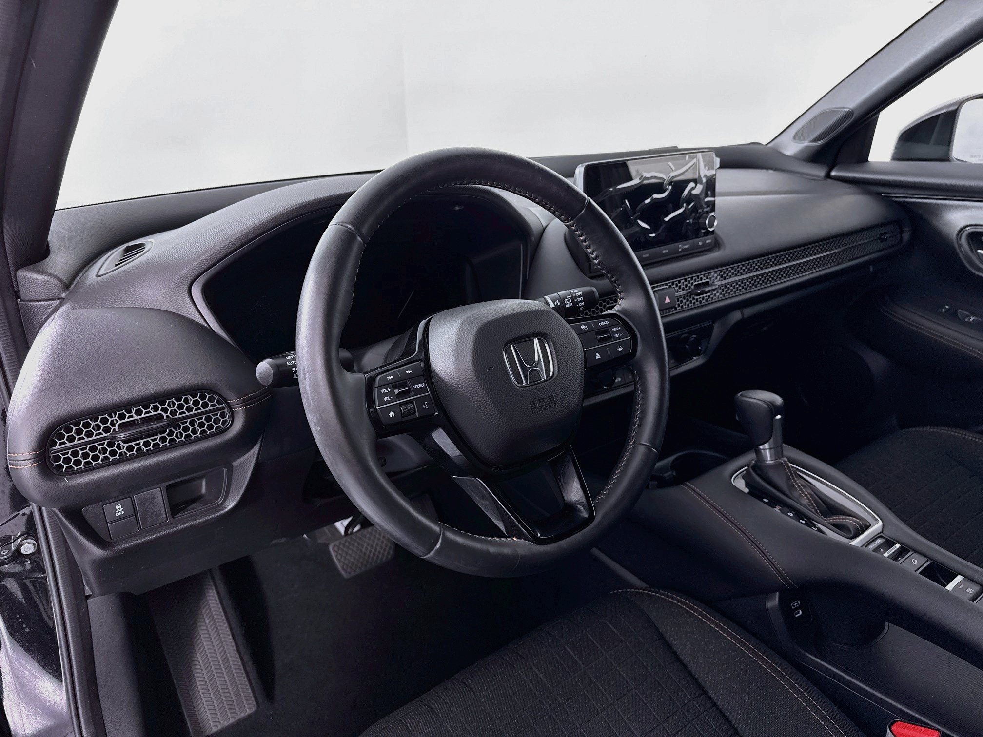 Certified 2024 Honda HR-V Sport image 9