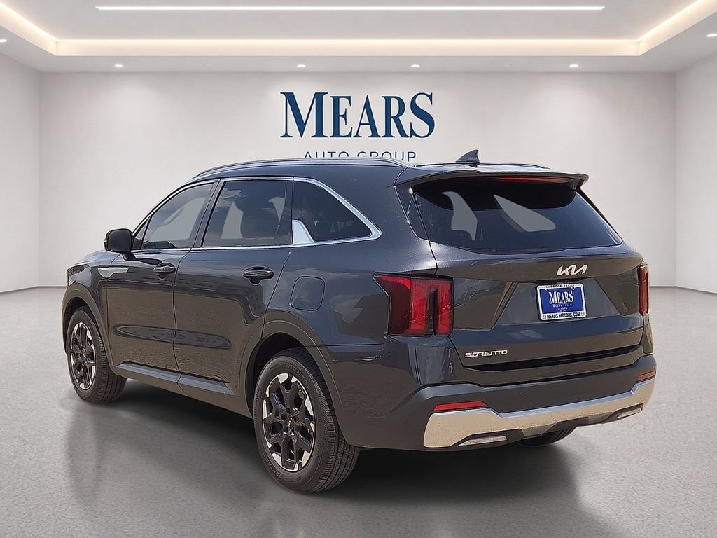 Used 2025 Kia Sorento S w/ Panoramic Sunroof Package FWD image 3