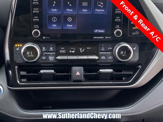 Used 2022 Toyota Highlander XLE image 30