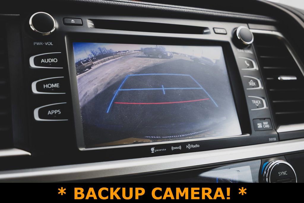 Used 2016 Toyota Highlander XLE image 4