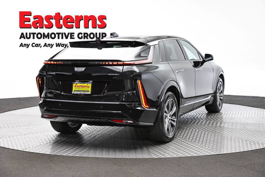 Used 2025 Cadillac Lyriq Luxury AWD/4WD image 5