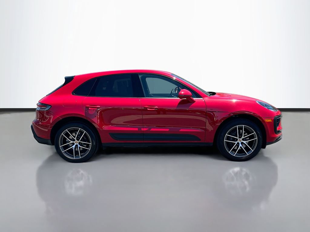 Used 2023 Porsche Macan AWD/4WD image 4