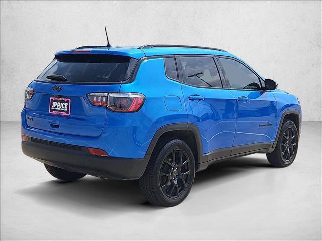Used 2025 Jeep Compass Latitude w/ Altitude Special Edition AWD/4WD image 5