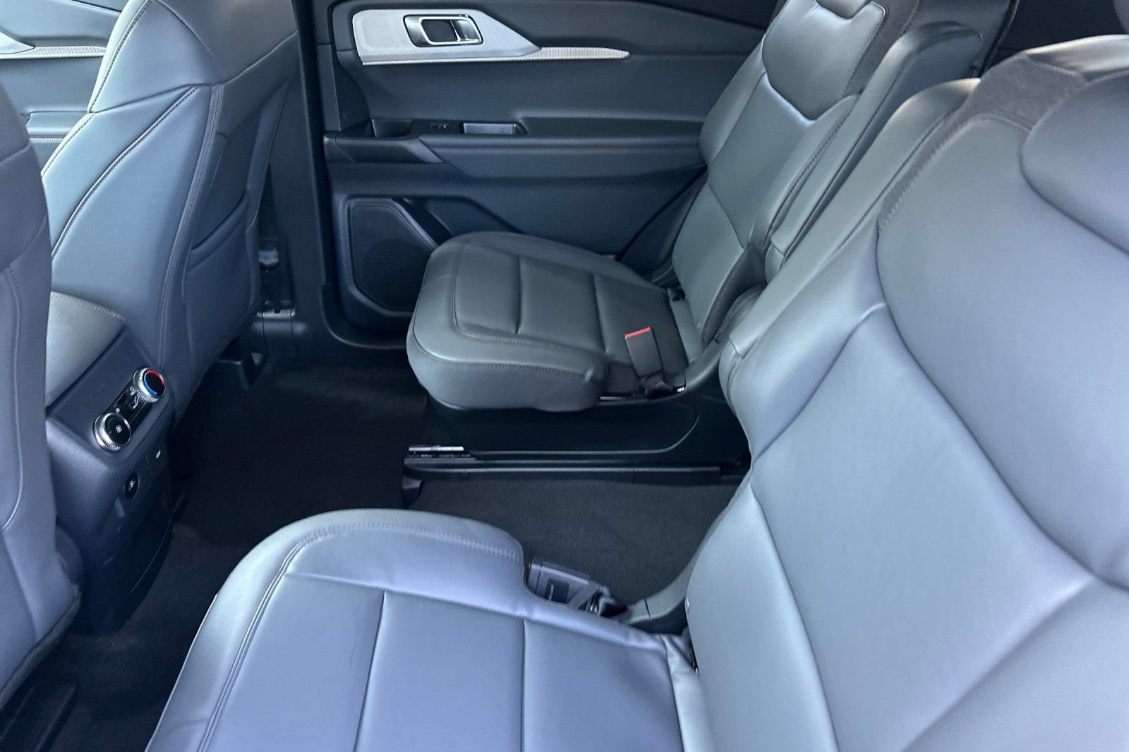 New 2026 Ford Explorer Active w/ Active Comfort Package RWD image 11