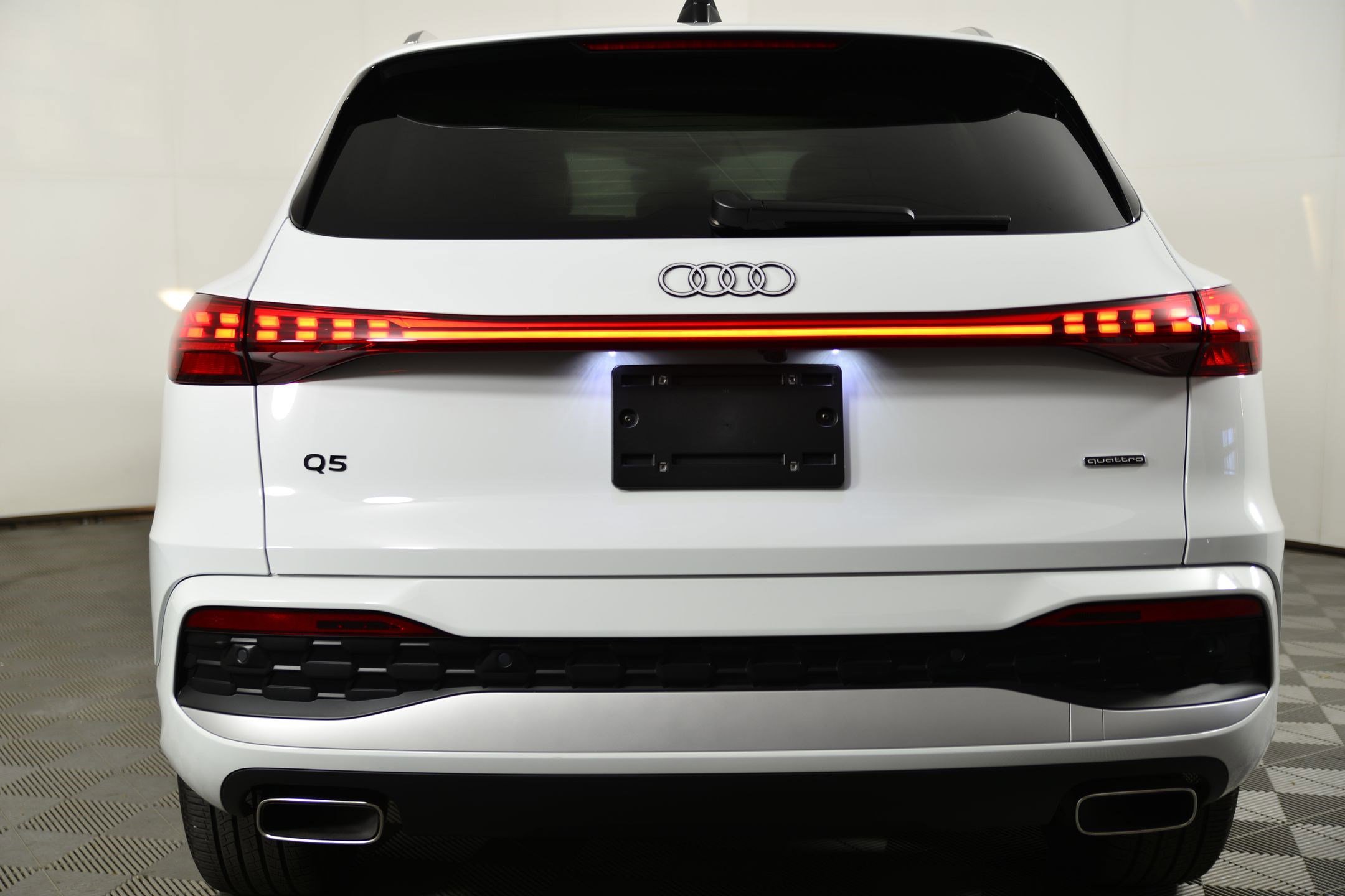 Certified 2025 Audi Q5 Premium w/ Convenience Package image 8