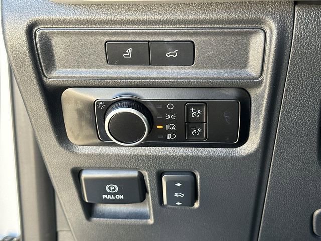 Used 2024 Ford Expedition Max XLT image 17