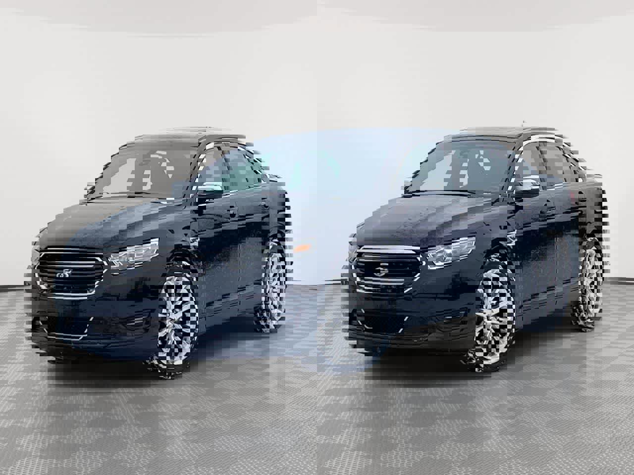 Used 2017 Ford Taurus Limited image 1