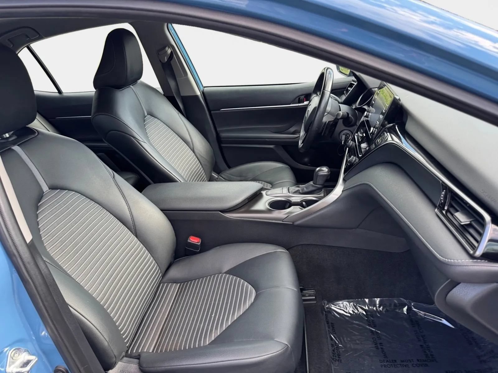 Used 2023 Toyota Camry SE FWD image 10